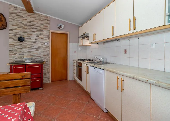 2 Bedroom Lovely In *