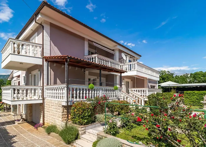 Apartamento 2 Bedroom Lovely In *