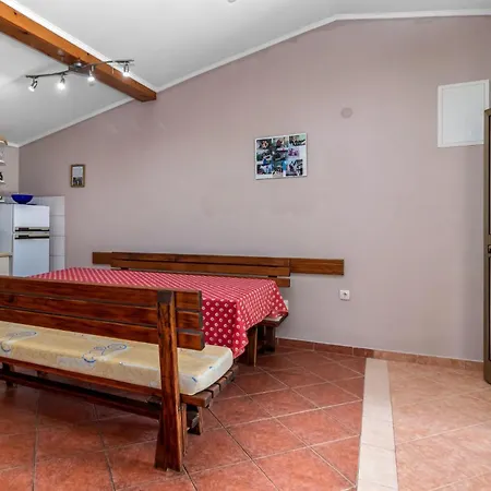 Front In With Wifi Apartament