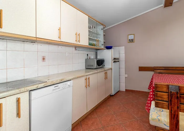 2 Bedroom Lovely In
