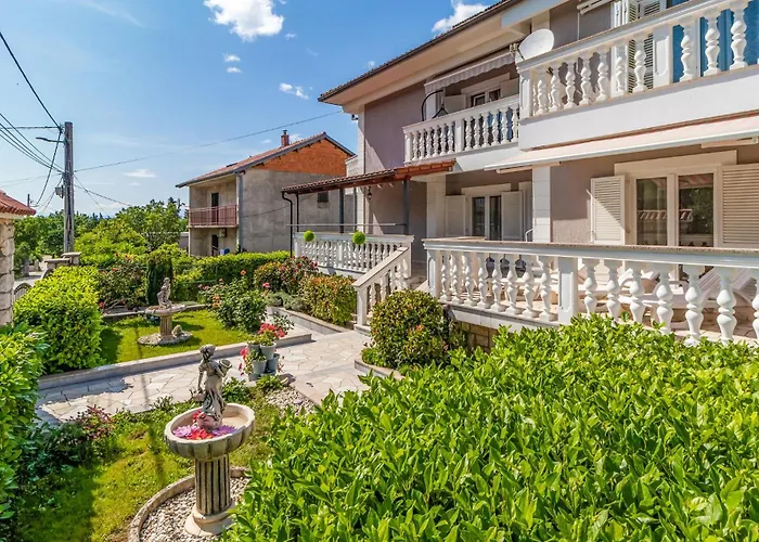 2 Bedroom Lovely In